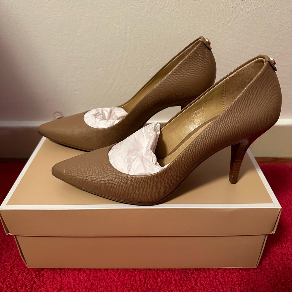 Michael Kors MK flex pump